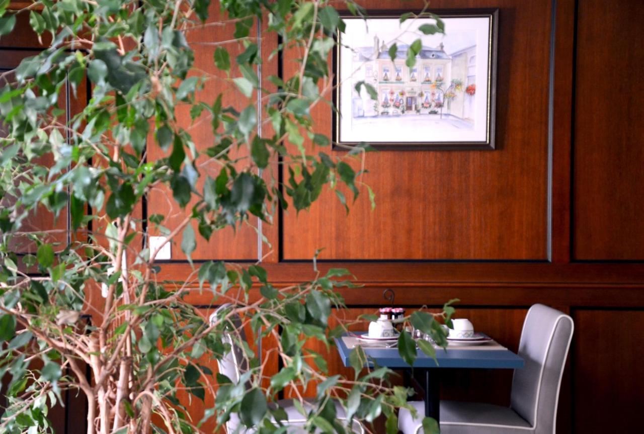 Coq Hotel Montreuil  Bagian luar foto