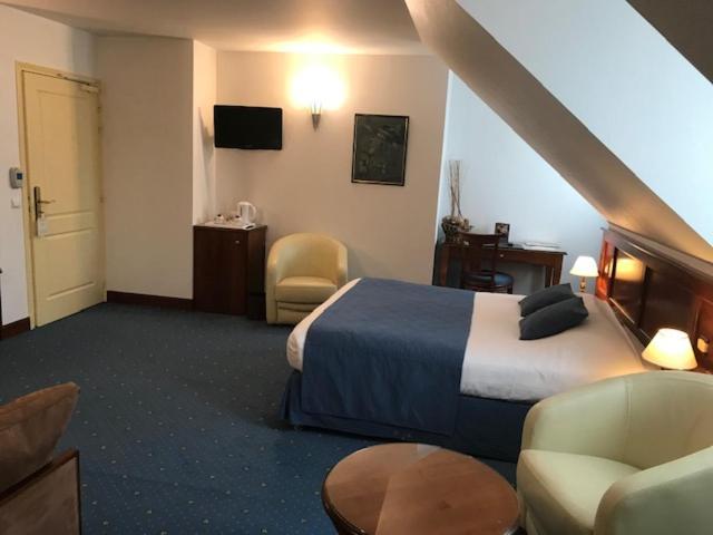 Coq Hotel Montreuil  Bagian luar foto