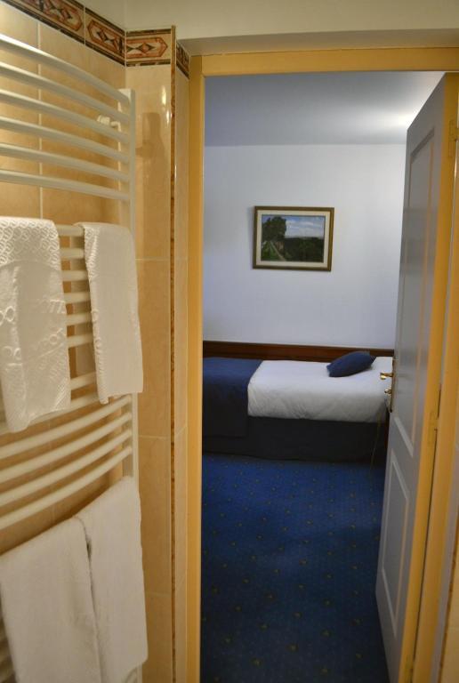 Coq Hotel Montreuil  Bagian luar foto
