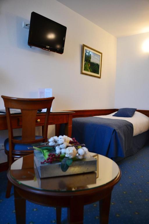 Coq Hotel Montreuil  Bagian luar foto