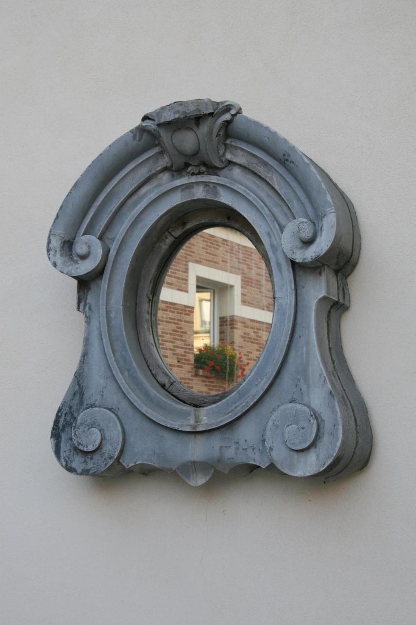 Coq Hotel Montreuil  Bagian luar foto